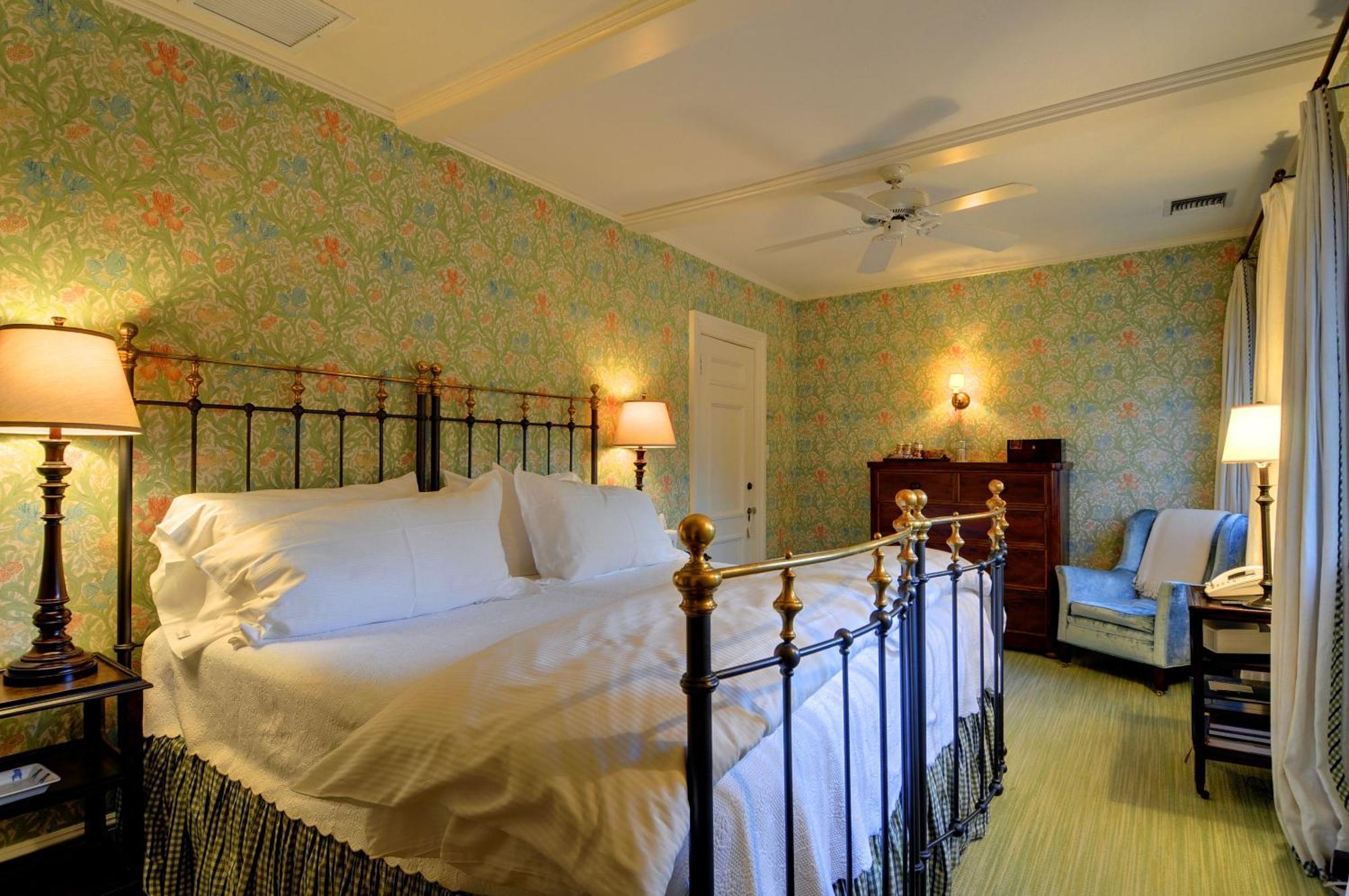 The Baker House 1650 Bed & Breakfast East Hampton Bilik gambar